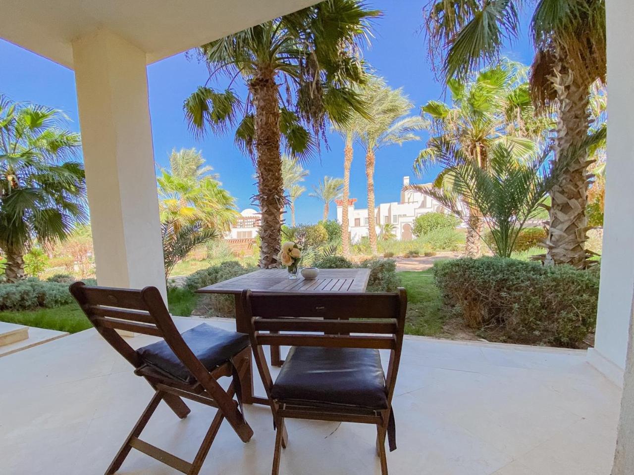 Bed & Breakfast Nayah Stays, Ancient Sands Luxurious Pool Terrace *