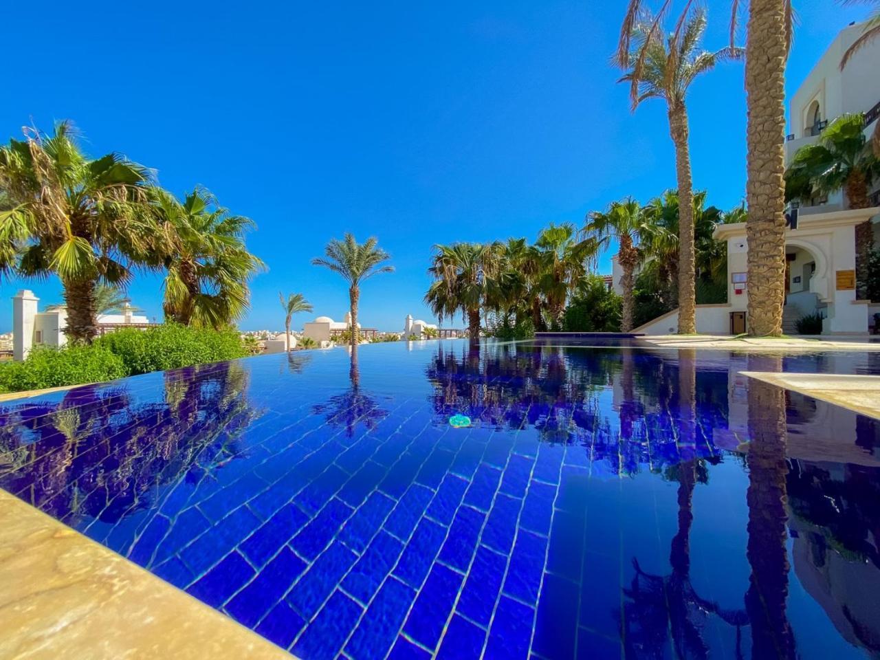 Nayah Stays, Ancient Sands Luxurious Pool Terrace Bed & Breakfast *