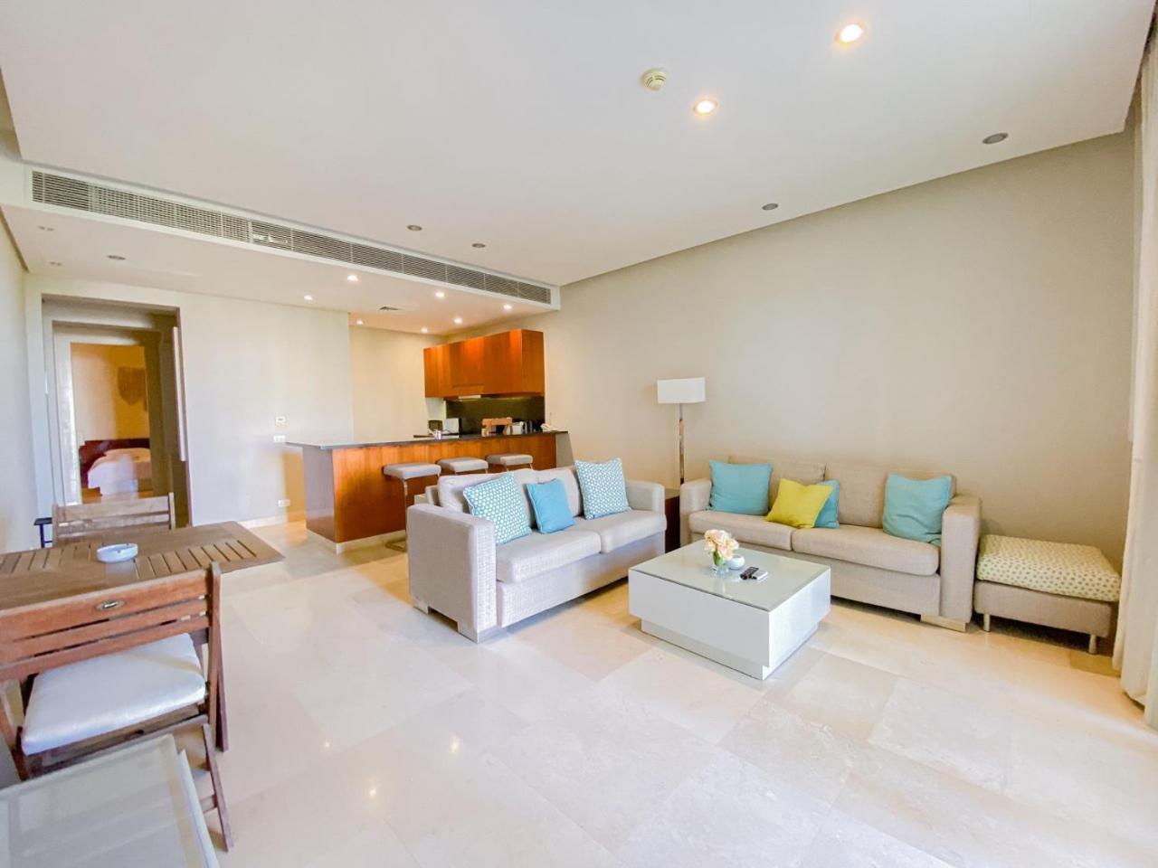 Nayah Stays, Ancient Sands Luxurious Pool Terrace *